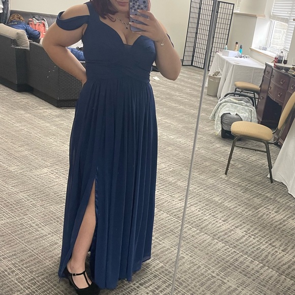 Beautiful Bridesmaid Dress Worn Once! - Picture 3 of 4